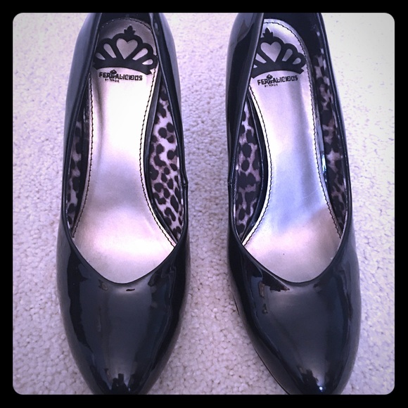Fergalicious Black Patent Leather "Sammi" Pumps