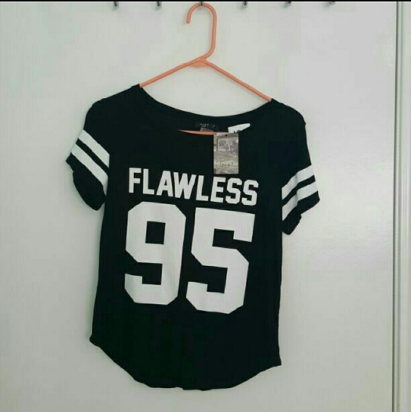 NWT FLAWLESS shirt!!