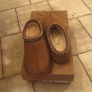 Ugg Chestnut Tasman Slipper