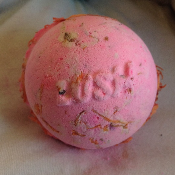 Lush Cosmetics Rose Queen bath bomb.