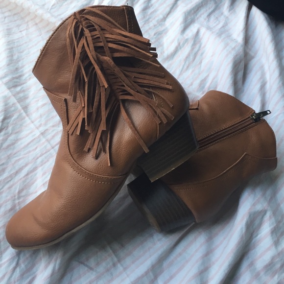 Fringe boots 💞