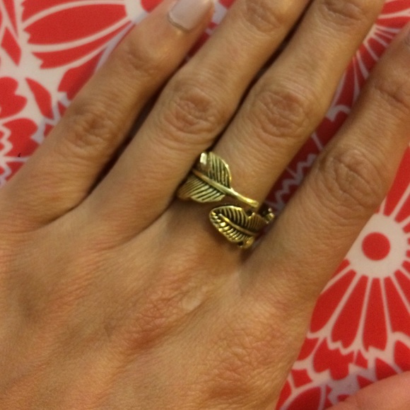 Antique Gold Leaf Ring - Picture 2 of 2