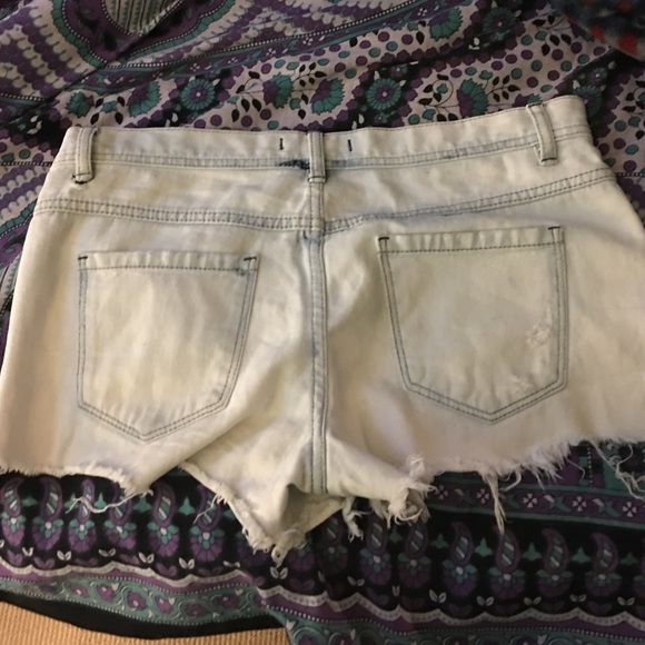 Brand New free people light wash jean shorts - Picture 2 of 2