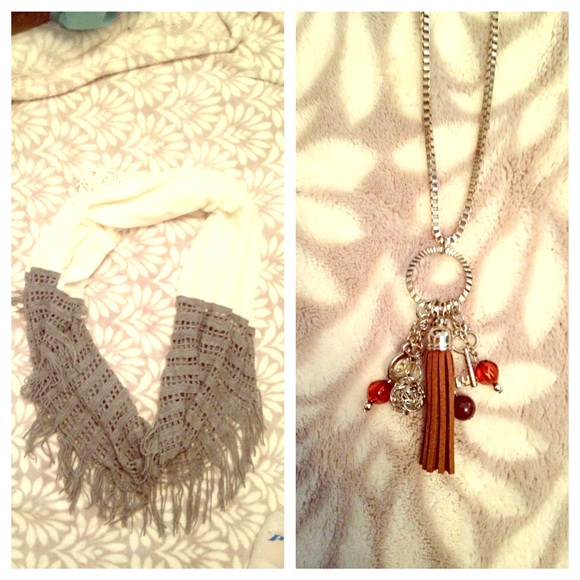 ✨Bundle Deal✨infinity scarf & necklace