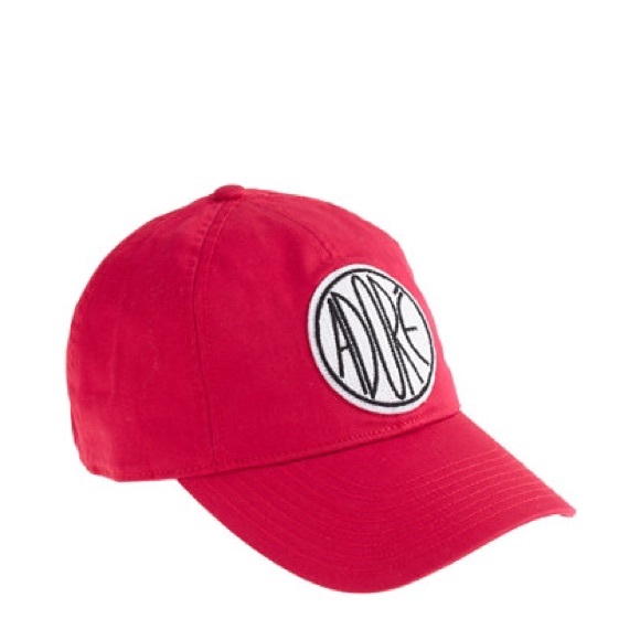 I am looking to buy this hat!!! In search of!