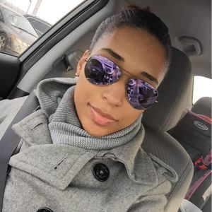 Meet your Posher, Yariela