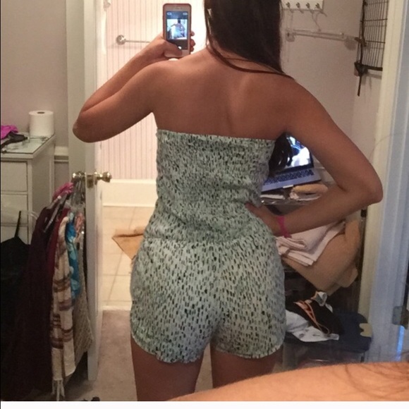 Volcom romper! - Picture 2 of 4