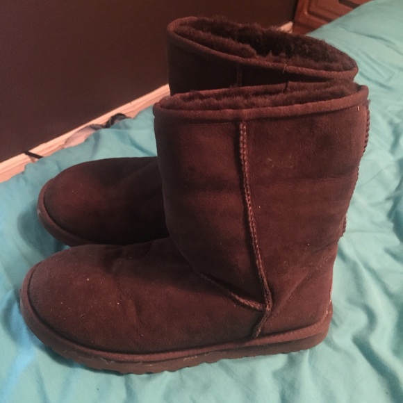 Chocolate brown classic short ugg