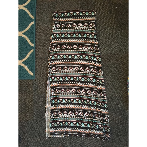❤️❤️SOLD❤️❤️Aztec Print Maxi Skirt