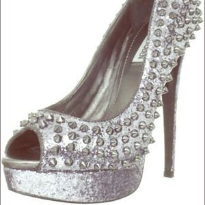 ❤️sale❤️Steve Madden spiked heels