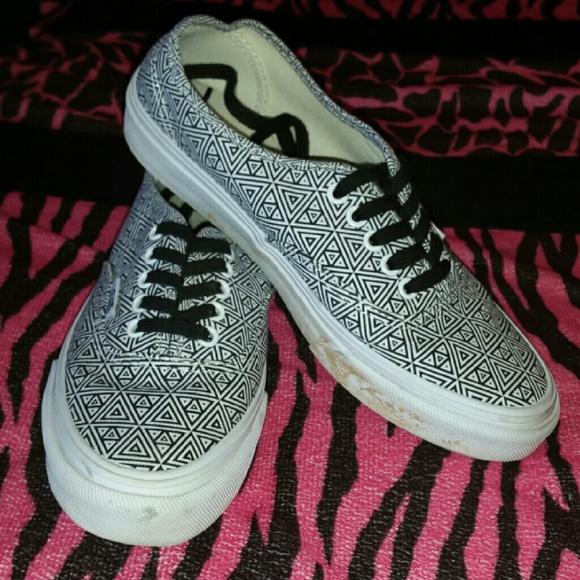 Geometric black and white vans