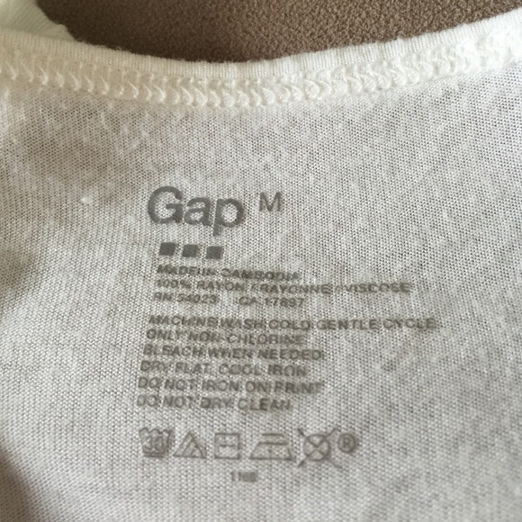 ⚡️ Gap Tank ⚡️ - Picture 3 of 3