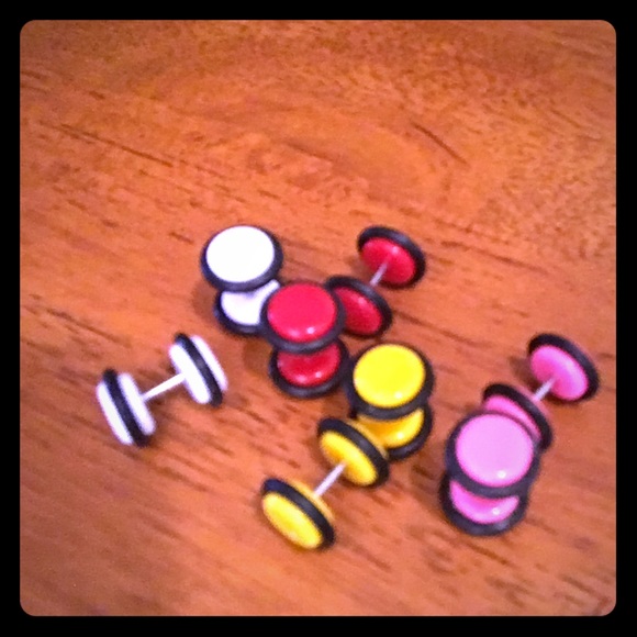 LOT!❤️4 Pair Fake Gauges!