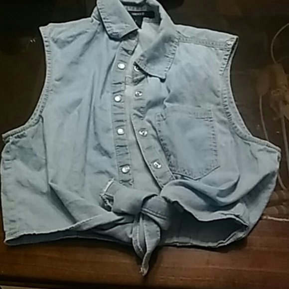 Botton down tie up shirt