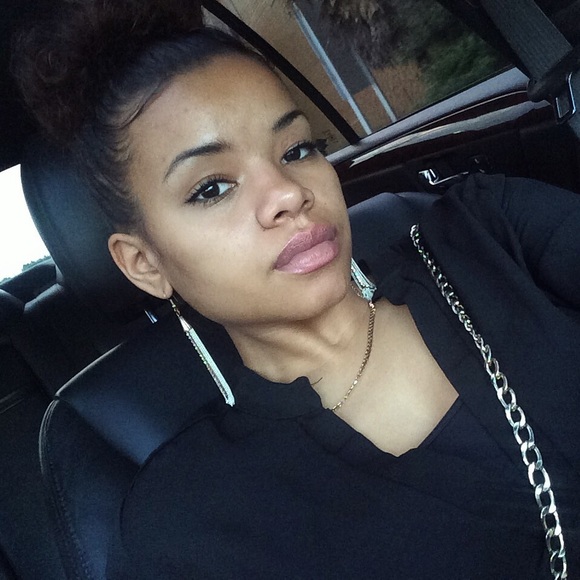 Meet your Posher, Ronnita