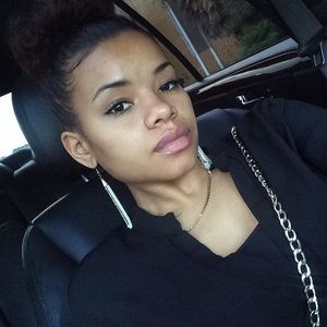 Meet your Posher, Ronnita