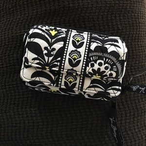 Vera Bradley wallet! Never been used without tags!