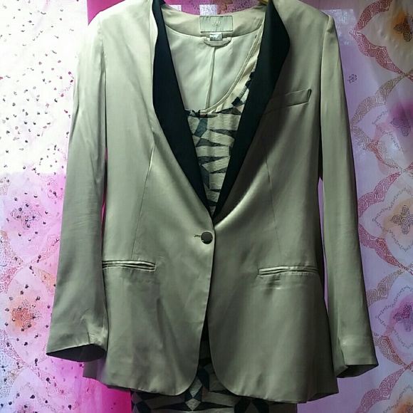 H&M Blazer - Picture 2 of 3