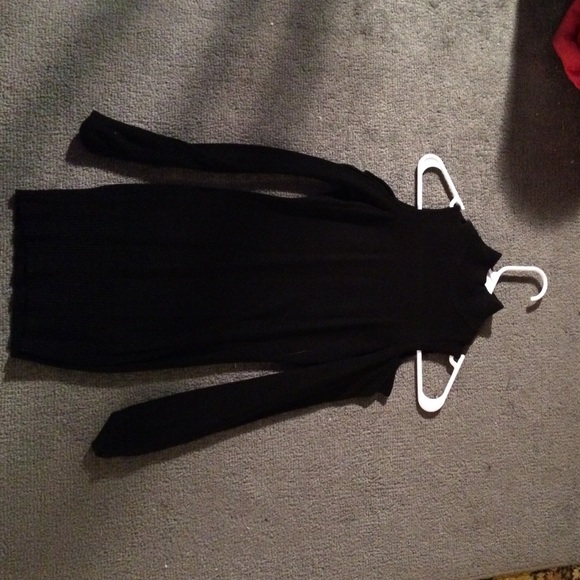 Black mock-neck open shoulder top!