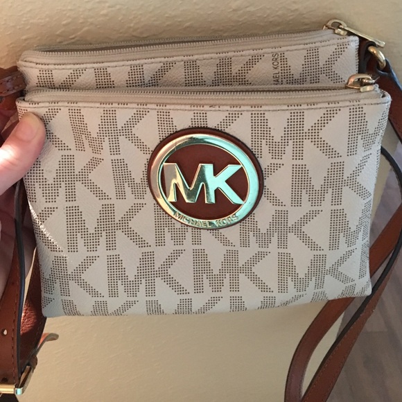 Michael kors cross body purse