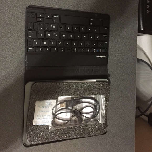 iPad case - Picture 2 of 4