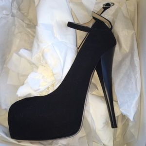 Guiseppe Zanotti Monro 105 NEVER WORN