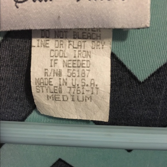 3/4 sleeve top - Picture 2 of 2