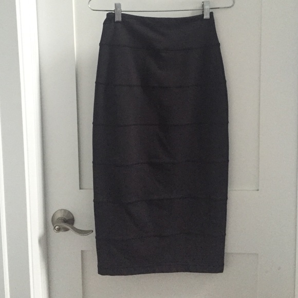 Lululemon black pencil skirt