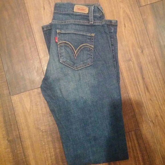 Curvy cut Levi jeans - Picture 1 of 2