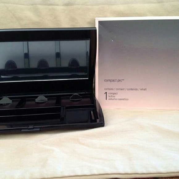 Mary Kay compact pro