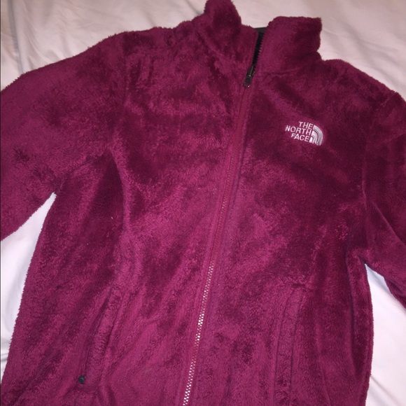 Cranberry colored north face size XS