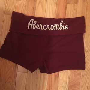 Abercrombie yoga shorts size medium