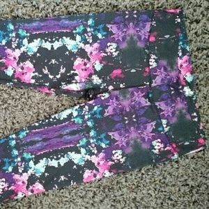 Fabletics splat workout capris