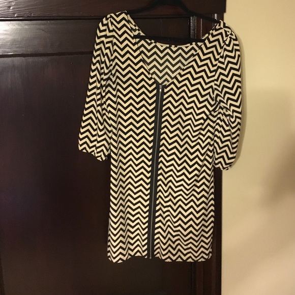 Chiffon dress - Picture 2 of 4