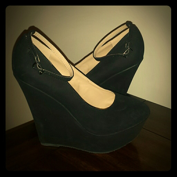 Pin-up style heels