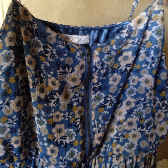 Jumper - Picture 2 of 4