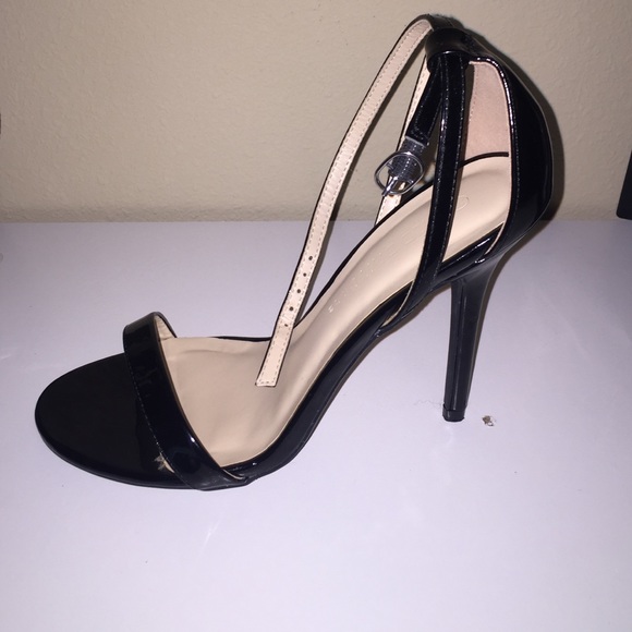 Black strappey heels - Picture 3 of 4