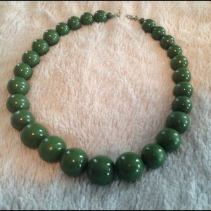 Green bubble necklace
