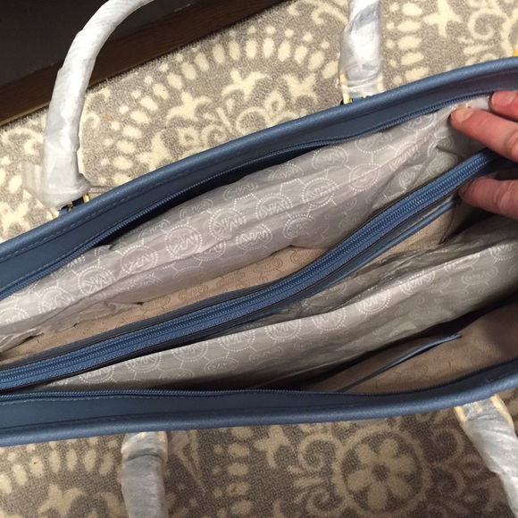 Sale! Michael Kors multifunction large jetset tote - Picture 3 of 4