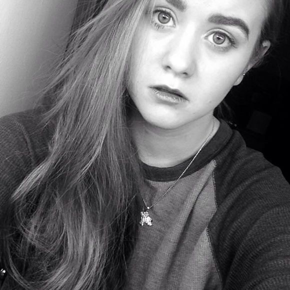 Meet your Posher, Mercedes - Picture 1 of 1