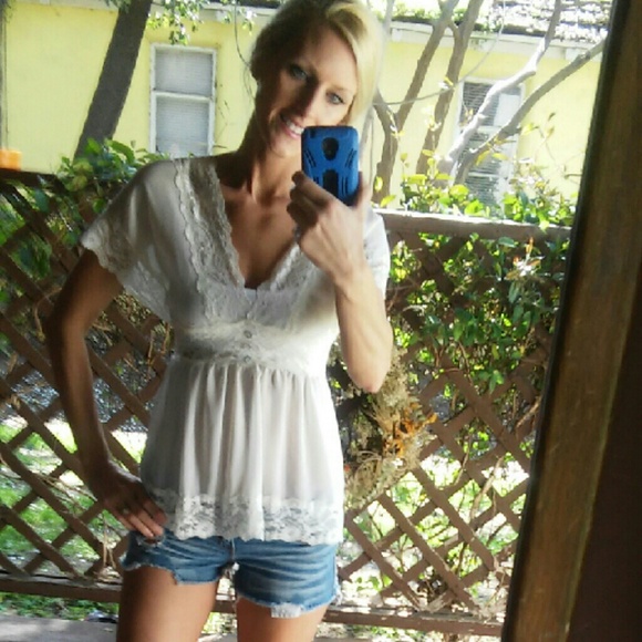 Synched waist, sheer and lace tunic