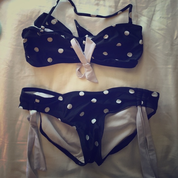 Black and white polka dot bikini!