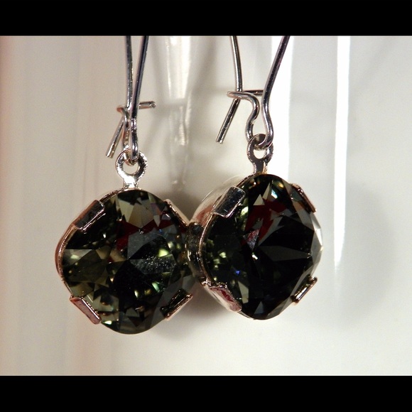 Swarovski crystal earrings - Picture 7 of 9