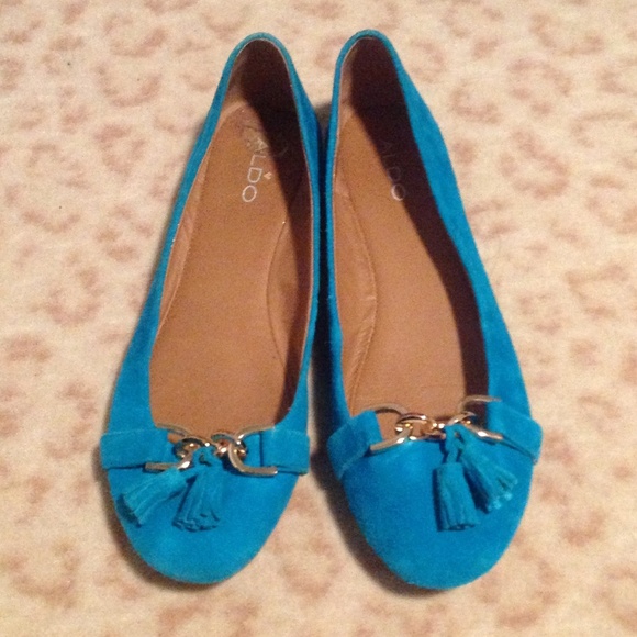 Turquoise Flats with fringe and gold accent