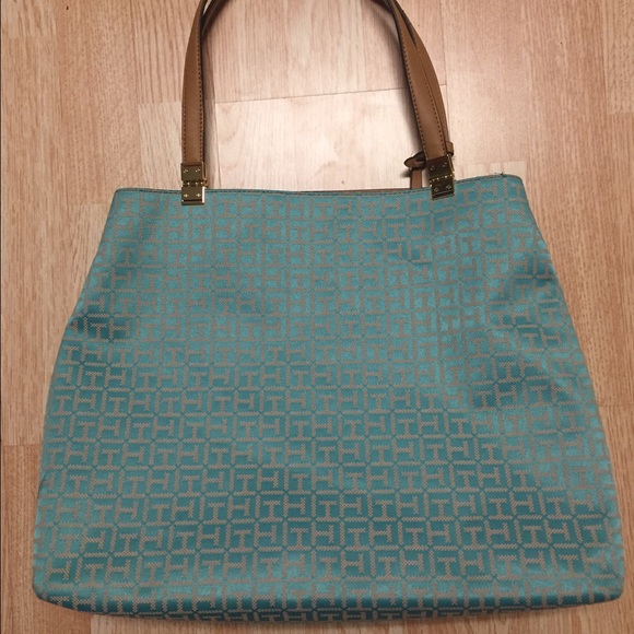 NWOT Tommy Hilfiger purse