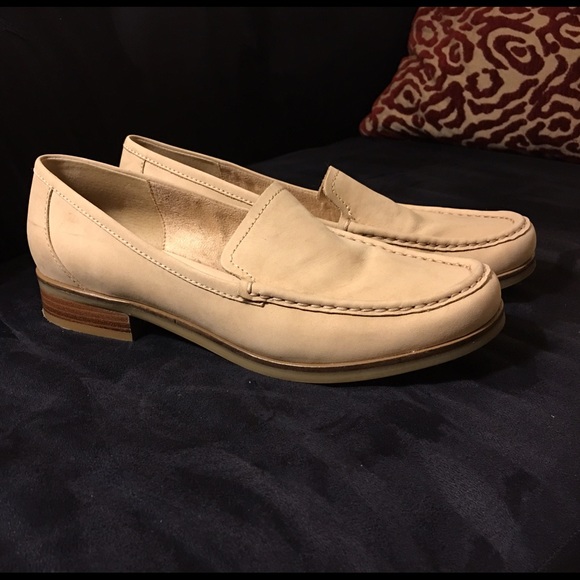 Franco Sarto 9M Suede Tan Shoes