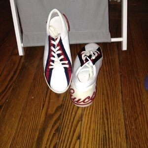 Gucci shoes women's size 8 . Very clean Authentic