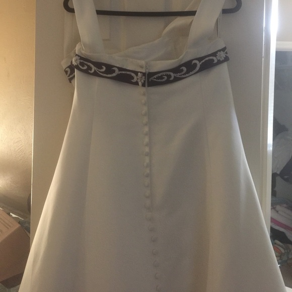 Wedding/ formal/ prom dress - Picture 2 of 4
