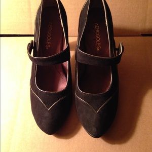 Aerosoles Black Suede Pumps