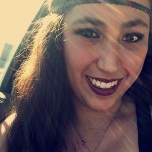 Meet your Posher, Claudia